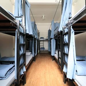 Dormitory Room Mixed