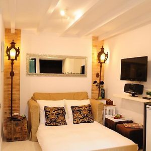 Studio Lit King-Size
