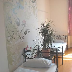 Chambre Juste Pour Femmes Dortoir