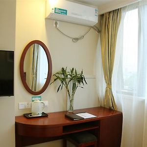 Queen Room Mainland Chinese Citizens