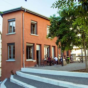La Maison Rouge - Backpacker Hostel