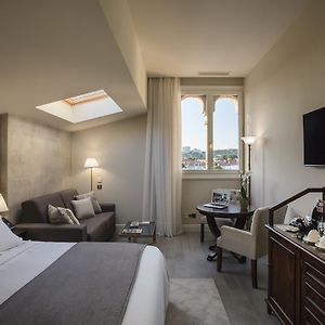 Chambre Mansardée Lit King-Size