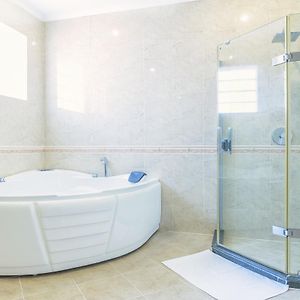 Appartement à 3 Chambres à Coucher