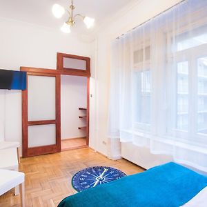 Appartement Grand à 2 Chambres à Coucher