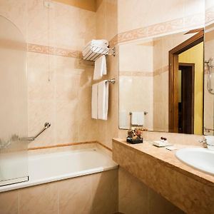 Suite à 2 Chambres à Coucher