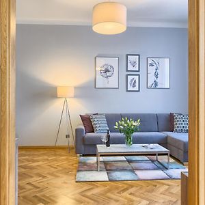 Appartement à 2 Chambres à Coucher