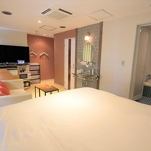 Hotel U