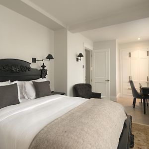 Chambre Lit Queen-Size Penthouse
