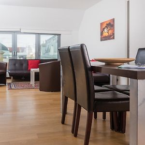 Appartement Luxe à 2 Chambres à Coucher