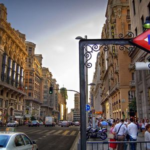 M&F Apartaments Gran Via
