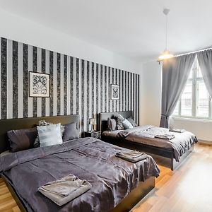 Appartement à 2 Chambres à Coucher