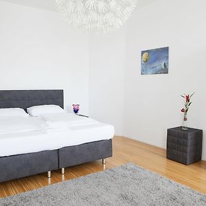 Appartement à 2 Chambres à Coucher