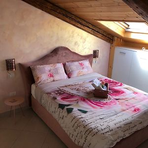 Deluxe  Private Bathroom Queen Room