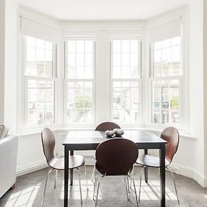 Kennington Apartment A/Apartment