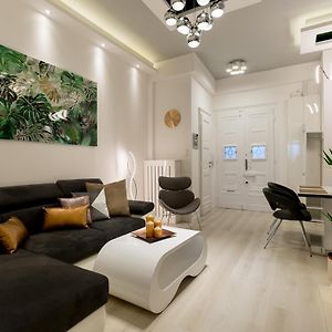 Luxury Dream Home In The Absolute Center