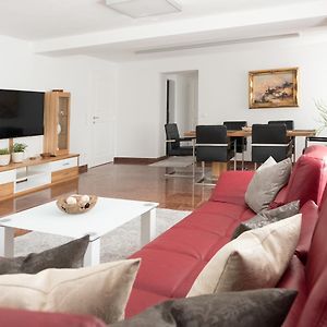 Appartement de Luxe à 2 Chambres à Coucher