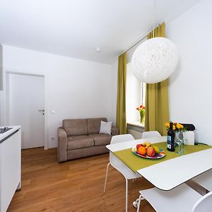 Appartement à 2 Chambres à Coucher