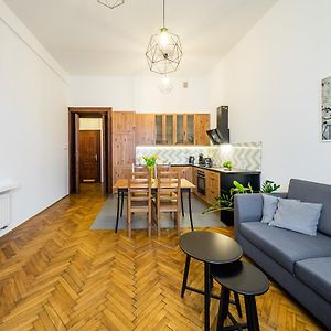 Appartement à 2 Chambres à Coucher