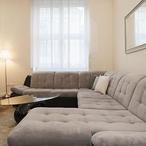 Anna Apartment
