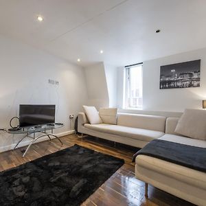 Appartement à 2 Chambres à Coucher