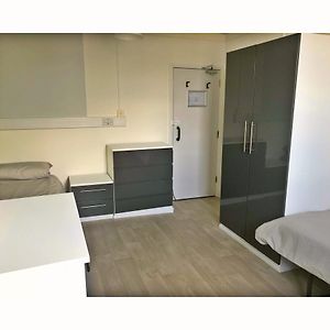 Chambre Juste Pour Hommes Dortoir