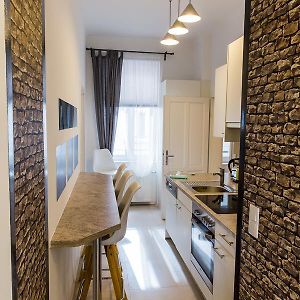 Appartement à 2 Chambres à Coucher