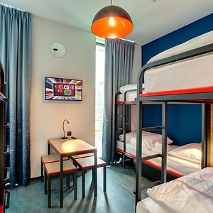Dormitory Room Mixed