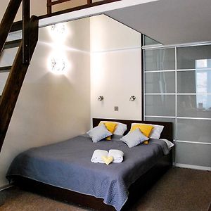 Deluxe  Private Bathroom Queen Room