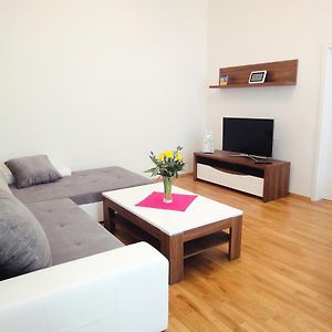 Appartement à 3 Chambres à Coucher