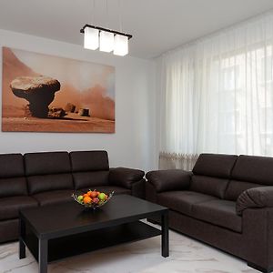 Appartement à 3 Chambres à Coucher