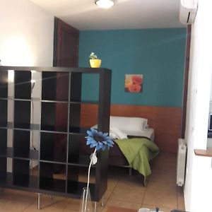 Studio Lit King-Size