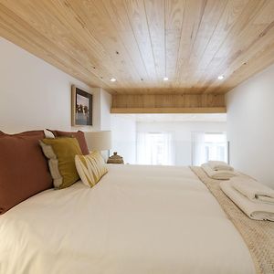Bmyguest - Downtown Mezzanine Apartment