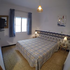 Studio Lit King-Size