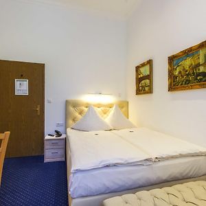 Chambre Budgétée Lit King-Size