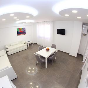 Mondo Suites Apartments