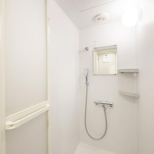 Capsule Juste Pour Femmes Standarde au Dernier Étage