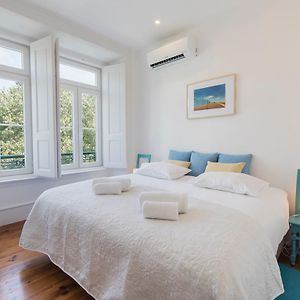 Lovelystay - Comfortable Apartment With River Views