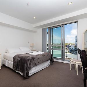 Beautiful Central Home With Balcony Auckland City