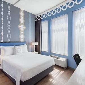 Chambre Accessible aux Personnes Malentendantes Lit Queen-Size