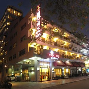 Lux Riverside Hotel&Apartment