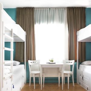 Dormitory Room Mixed
