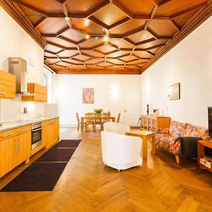 Appartement à 3 Chambres à Coucher