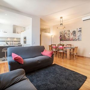 Colosseum Roomy Apartment