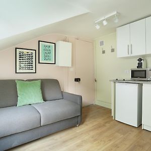 Rent A Room - Cosy Studio