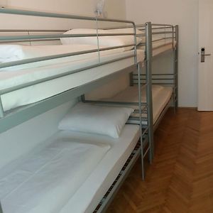 Chambre Juste Pour Femmes Dortoir