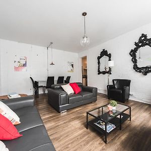 Appartement à 2 Chambres à Coucher
