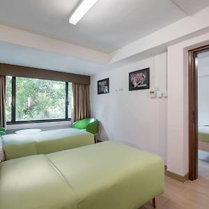 Dormitory Room Mixed