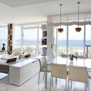Appartement à 3 Chambres à Coucher