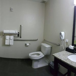 Chambre Lit Queen-Size avec Accès aux Personnes Handicapées