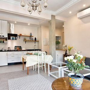 Bright & Elegant City Centre 3 Bedroom Apartment